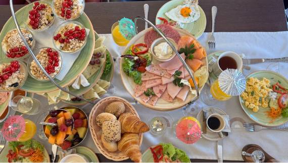 Frühstück in der Limes-Lounge